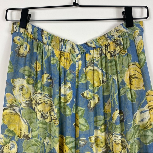 Sarah Arizona Floral and Abstract Patterned REVERSE Skirt Two in One 100% Rayon - Picture 6 of 9